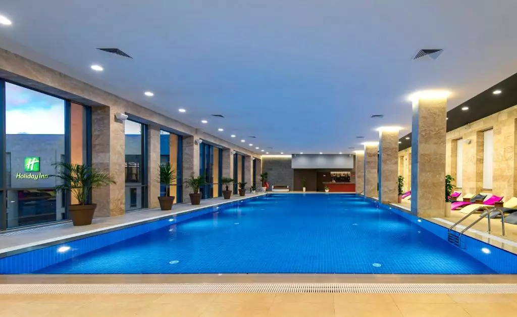 Holiday Inn-2